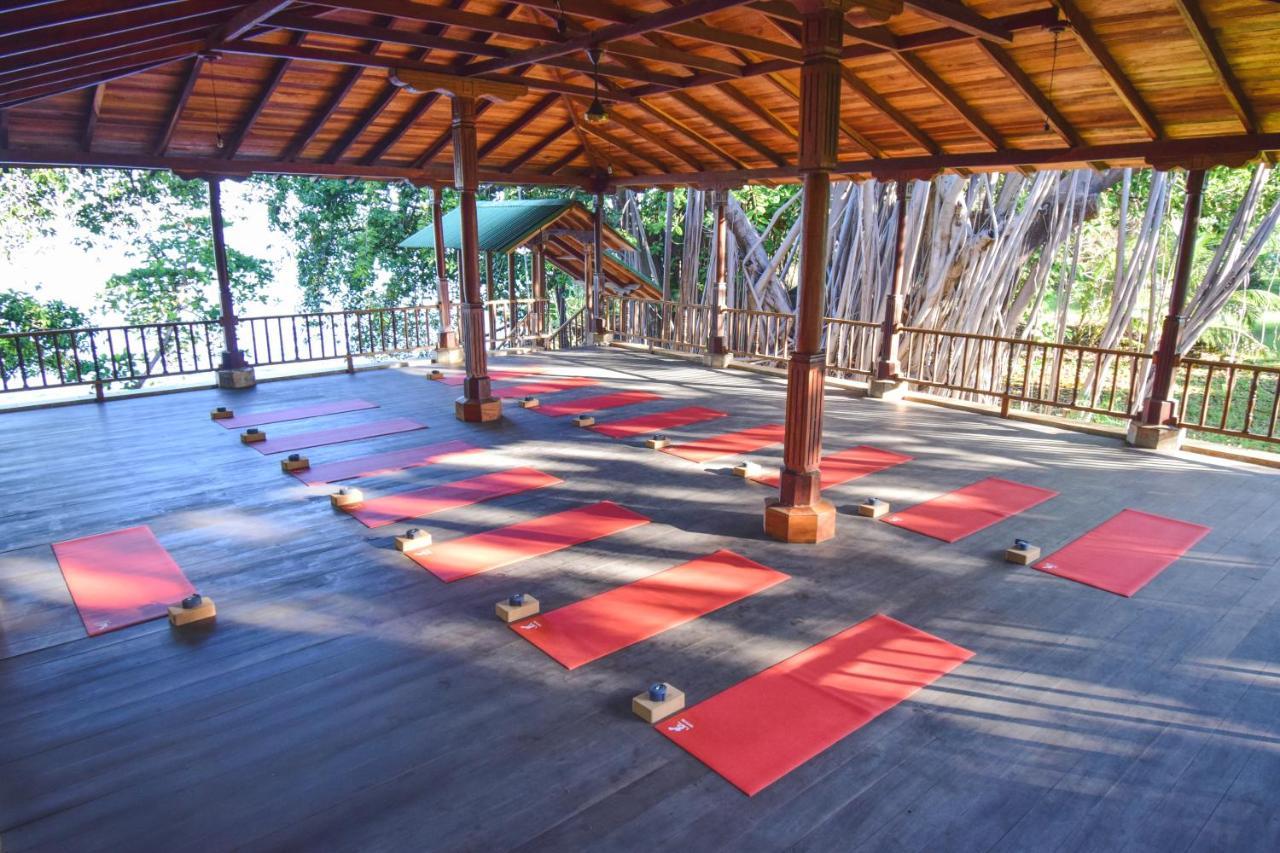 Amaru Wellbeing Resort ชีนันเดกา ภายนอก รูปภาพ
